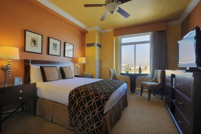 The Georgian Hotel 4*